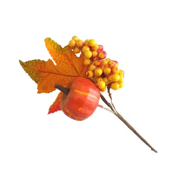 Имитация на тиквени декорации от кленов листа на Деня на Благодарността е празник на есенното на реколтата